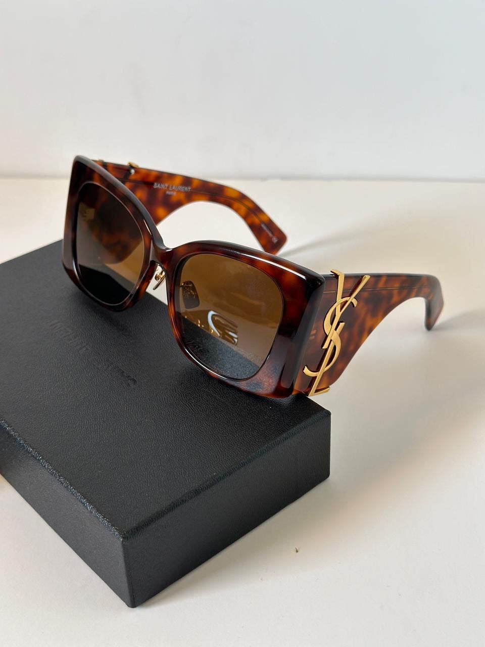 Saint Laurent SL M119 002 Carey